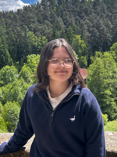 Suzanne – AIWiser team